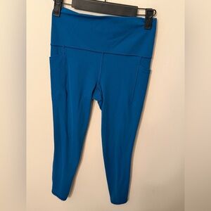 Athleta Salutation Stash Tight Size XS